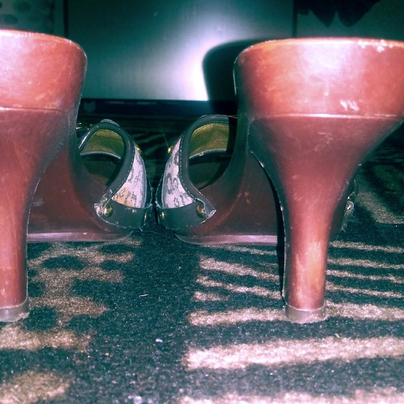 GUESS Heels - Picture 6 of 6